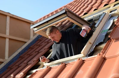 Pose de fenêtres de toit Velux à Plassay